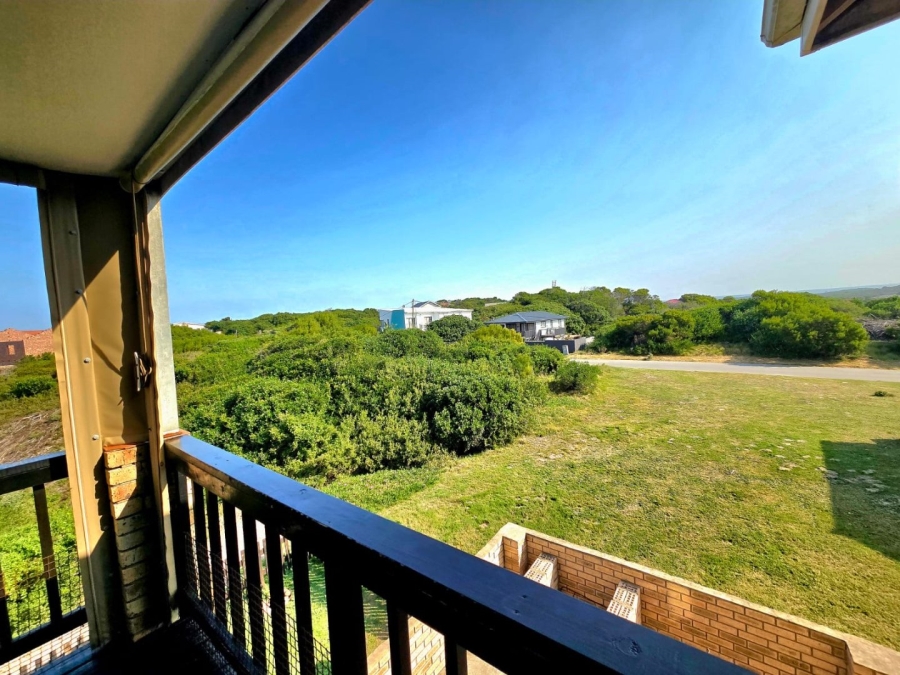 4 Bedroom Property for Sale in Paradise Beach Eastern Cape